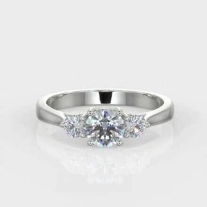 1 x 0.60ct Round Brilliant Cut &  2 x 0.20ct Round    Brilliant Cut  Diamond Ring